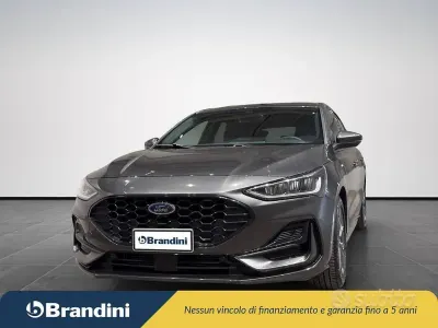 Usata Ford Focus ST-Line 125 CV (91 kW) 2023 Anvil grey Berlina