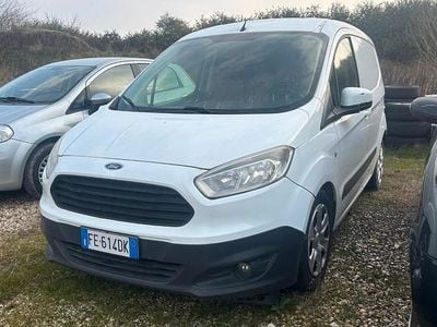 Usata Ford Tourneo Courier Titanium 95 CV (69 kW) 2015 Bianco Monovolume
