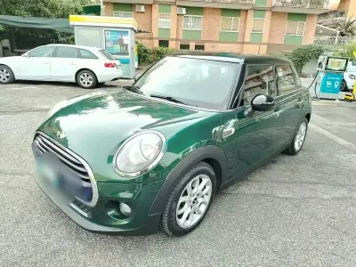 Usata Mini Cooper 136 CV (100 kW) 2017 Verde Utilitaria