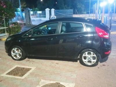 Usata Ford Fiesta 68 CV (50 kW) 2011 Nero Utilitaria