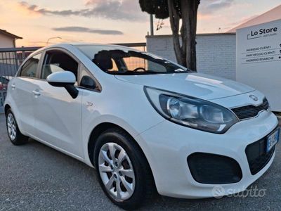 Usata Kia Rio EX 75 CV (55 kW) 2013 Bianco Berlina