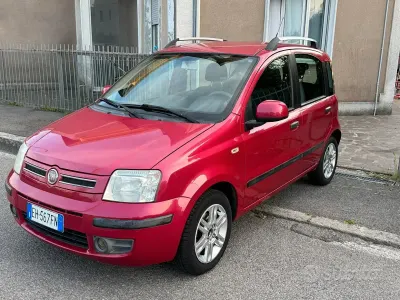 Usata Fiat Panda Emotion 69 CV (50 kW) 2011 Rosso Utilitaria