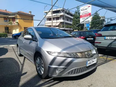Usata Honda Civic Elegance 140 CV (102 kW) 2007 Argento Berlina