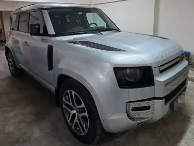 Usata Land Rover Defender 249 CV (183 kW) 2023 Argento SUV