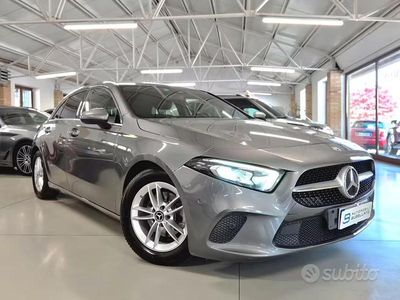 Usata Mercedes A180 116 CV (85 kW) 2019 Grigio Berlina