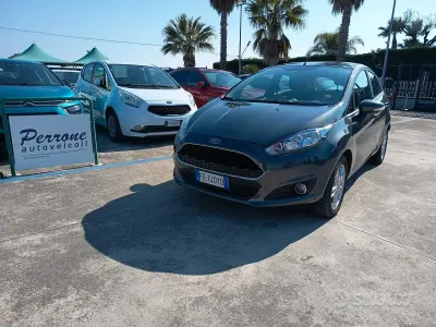 Usata Ford Fiesta Business Edition 75 CV (55 kW) 2016 Grigio Utilitaria