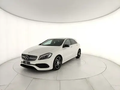 Usata Mercedes A180 Premium 122 CV (89 kW) 2016 Bianco Utilitaria
