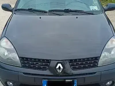 Usata Renault Clio 78 CV (57 kW) 2002 Nero Berlina