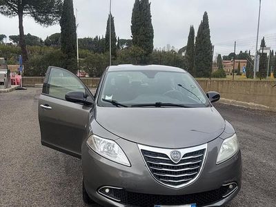 Begagnad Lancia Ypsilon 69 HK (50 kW) 2014 Grå Halvkombi