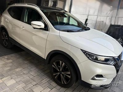 Usata Nissan Qashqai N-Connecta 115 CV (84 kW) 2018 Bianco SUV
