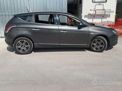 Usata Lancia Delta Gold 120 CV (88 kW) 2012 Utilitaria