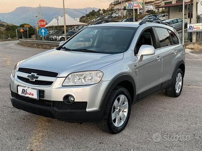 Usata Chevrolet Captiva 127 CV (93 kW) 2009 Grigio SUV