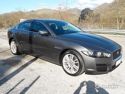 Usata Jaguar XE 180 CV (132 kW) 2015 Grigio Berlina