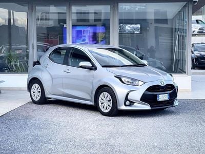 Usata Toyota Yaris Hybrid 92 CV (67 kW) 2022 Argento Berlina