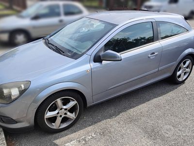 usata Opel Astra GTC 1.7 Diesel Cosmo