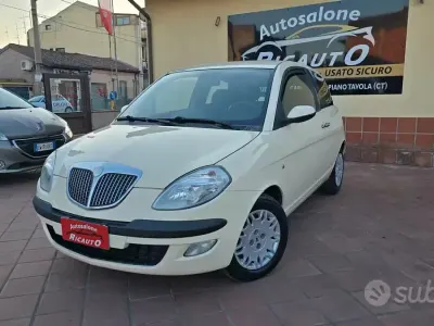 Usata Lancia Ypsilon 60 CV (44 kW) 2006 Beige Utilitaria