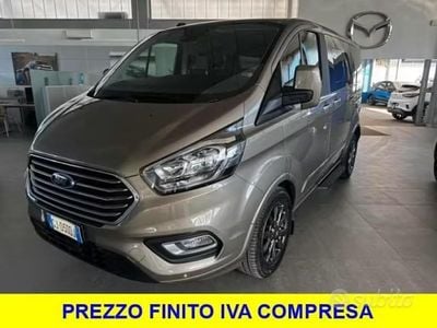Begagnad Ford Tourneo Titanium 131 HK (96 kW) 2022 Guld Minibuss