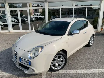 Usata Alfa Romeo MiTo Distinctive 79 CV (58 kW) 2009 Beige Utilitaria