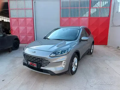 Gebraucht Ford Kuga Titanium 120 PS (88 kW) 2022 Grau SUV
