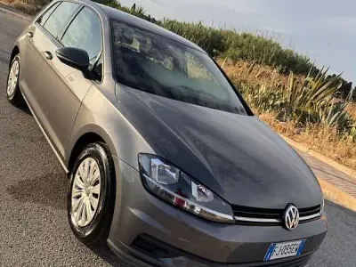 Usata VW Golf VII Trendline 86 CV (63 kW) 2017 Berlina
