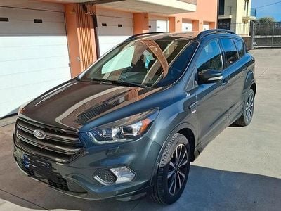 Usata Ford Kuga ST-Line 2017 Verde SUV