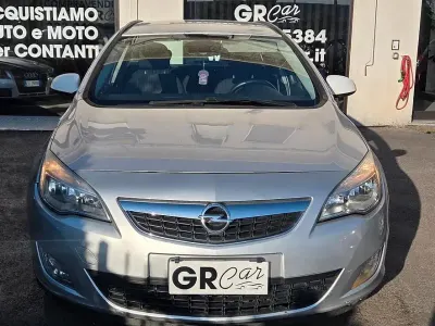 Usata Opel Astra Cosmo 110 CV (80 kW) 2011 Grigio Station wagon