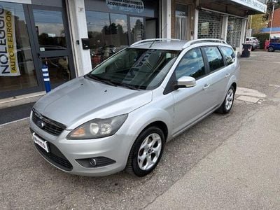 Usata Ford Focus 110 CV (80 kW) 2010 Argento Station wagon