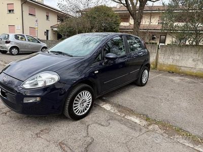 Usata Fiat Punto 77 CV (56 kW) 2017 Blu Utilitaria