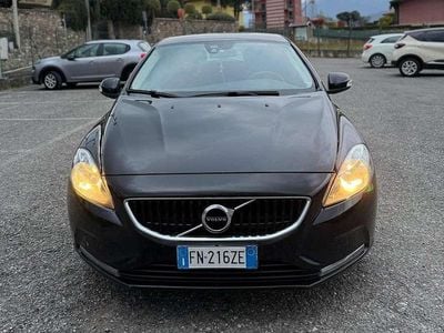 Usata Volvo V40 Business Edition 120 CV (88 kW) 2018 Nero Berlina