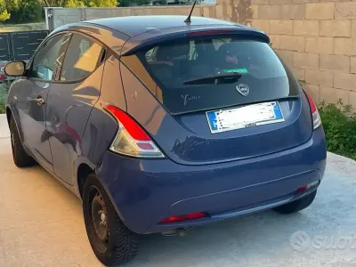 Usata Lancia Ypsilon 95 CV (69 kW) 2017 Blu Utilitaria