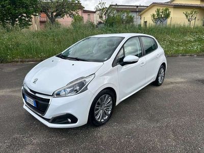 Usata Peugeot 208 Allure 82 CV (60 kW) 2017 Utilitaria