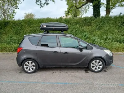Usata Opel Meriva Cosmo 101 CV (74 kW) 2010 Grigio Monovolume