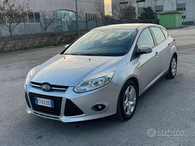 Grigio Usata 2015 Ford Focus Utilitaria | 6000 € (Ottimo prezzo)
