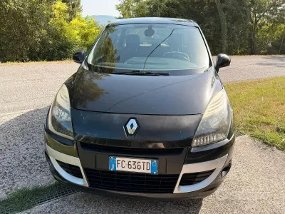 Usata Renault Scénic III 110 CV (80 kW) 2009 Nero Monovolume