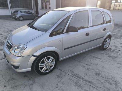 Usata Opel Meriva 90 CV (66 kW) 2008 Argento Monovolume