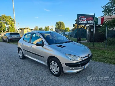 Usata Peugeot 206 75 CV (55 kW) 2003 Grigio Berlina