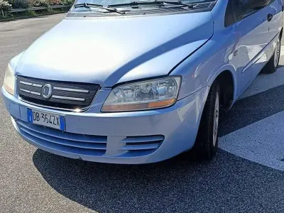 Usata Fiat Multipla 120 CV (88 kW) 2006 Blu Monovolume