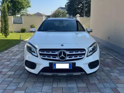 Usata Mercedes GLA180 Premium 109 CV (80 kW) 2017 Bianco SUV