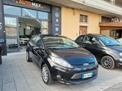 Usata Ford Fiesta 60 CV (44 kW) 2011 Nero Berlina