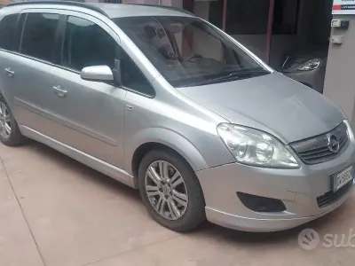 Usata Opel Zafira 120 CV (88 kW) 2009 Grigio Monovolume