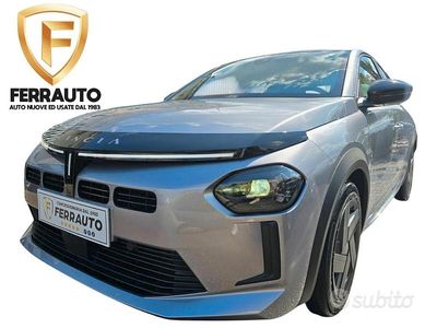 Nuova Lancia Ypsilon 101 CV (74 kW) 2025 Argento Utilitaria