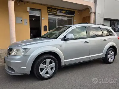 Usata Dodge Journey SXT 140 CV (102 kW) 2011 Grigio SUV