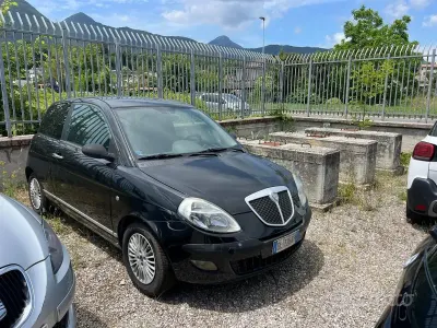 Usata Lancia Ypsilon 90 CV (66 kW) 2008 Nero Utilitaria