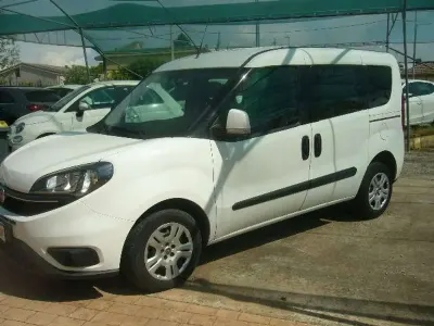 Usata Fiat Doblò 105 CV (77 kW) 2019 Bianco Monovolume