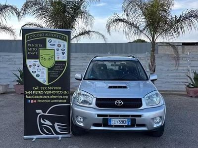 Begagnad Toyota RAV4 116 HK (85 kW) 2004 Grå SUV