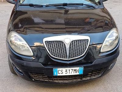 Usata Lancia Ypsilon 75 CV (55 kW) 2005 Nero Utilitaria