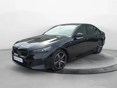Usata BMW 520 M Sport 197 CV (144 kW) 2025 Black sapphire metallizzato Berlina