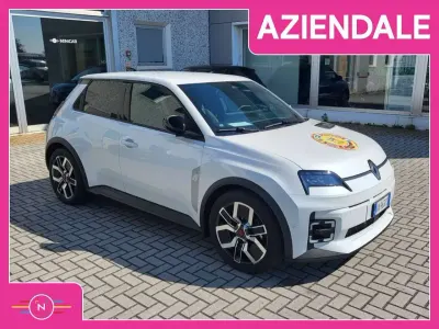 Nuova Renault 5 E-Tech Komfort 77 kW (106 CV) 2025 Bianco nacré Berlina