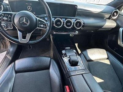 Usata Mercedes A180 Business 136 CV (100 kW) 2018 Grigio Berlina