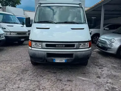Usata Iveco Daily 145 CV (106 kW) 2004 Bianco Berlina